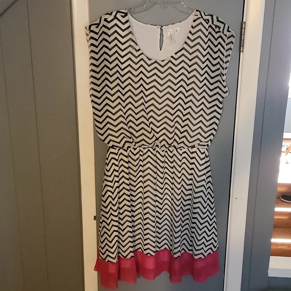 Dress - Picture 1 of 1